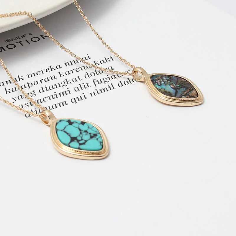Abalone Shell Turquoise Inlaid Exquisite Short Chic Necklace - Johns Direct