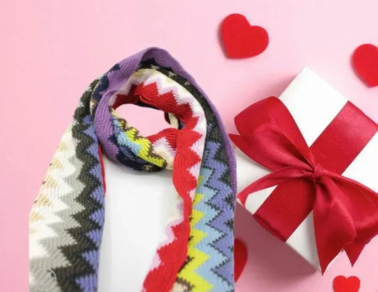 Multicoloured curvy striped unisex scarf with tassels