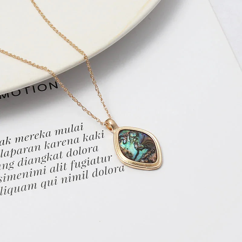Abalone Shell Turquoise Inlaid Exquisite Short Chic Necklace - Johns Direct